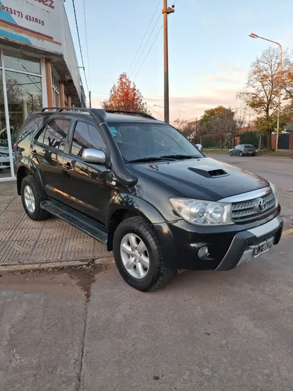 Toyota Hilux Sw4 3.0 I Srv C/cuero 4x4 (2009)