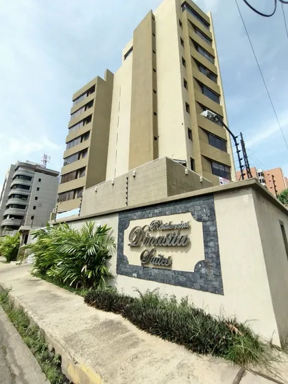 Apartamento En Venta En El C.r. Dinastia Suite