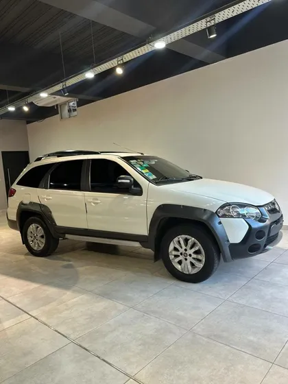 Fiat Palio Weekend Adventure 1.6 16v // Gnc