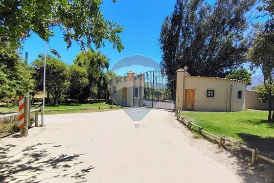 Terreno En Condominio Con Piscinas Y Canchas