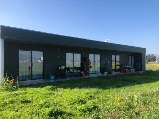 Linda Y Acogedora Parcela Con Casa De 136 M2 En Condominio.