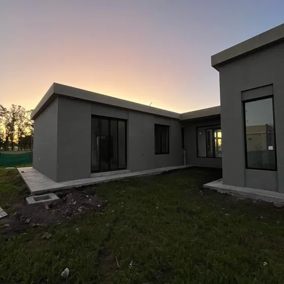 Venta - Casa En Construcción | Barrio El Estribo 