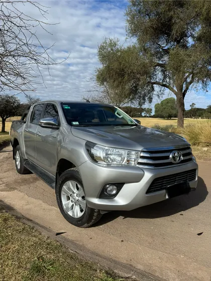 Toyota Hilux Pick-up 2.8 Cd Srv 177cv 4x4
