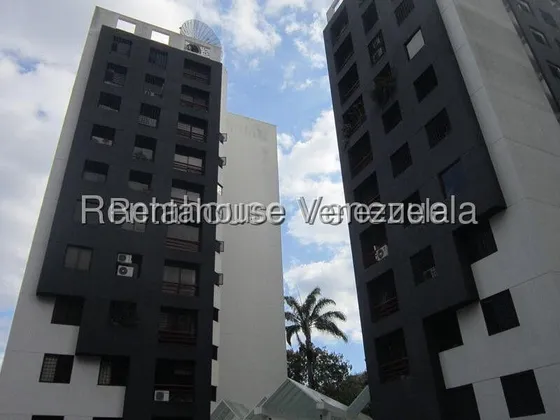Estupendo Apartamento En Alquiler Con Inmejorable Ubicación La Alameda. Jose Guerrero. Cod: 25-24690.