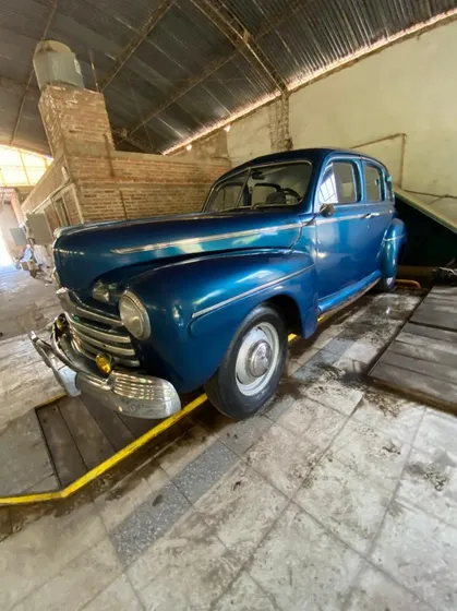 Ford V8 1946