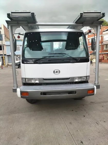 Tractocamion Nissan Pkc 212 Con Motor Mercedes Benz 1726