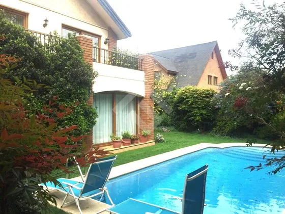 Casa En Venta 4d 3b Los Almendros, Reñaca, Viña Del Mar