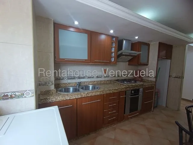 En Calle Ciega De Los Ruices, Se Vende Apartamento Listo Para Ocupar, 25-24466 Mvg 