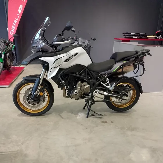 Qj Motor Srt 700x
