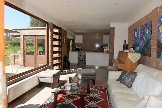 Gran Oportunidad De Compra. Linda Casa Con Bodegón Integrado