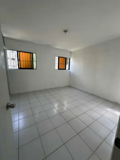 Local Comercial De Rentar Detrás De La Clínica Unión Médica