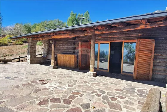 Patrimonial Refugio Con Amplio Terreno Farellones