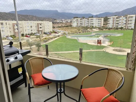 Cómodo Y Lindo En Condominio Seguro En Lomas De Papudo