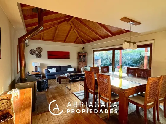Casa En Exclusivo Condominio De 6 Casas (4d-4b-2e)