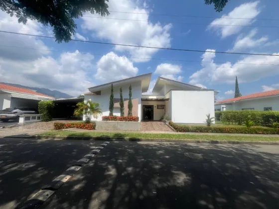 Casa En Venta En Vallle Del Rio. Cod V8014608