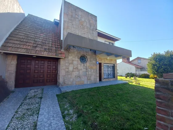 Chalet En Venta En Faro Con Lote Lindero