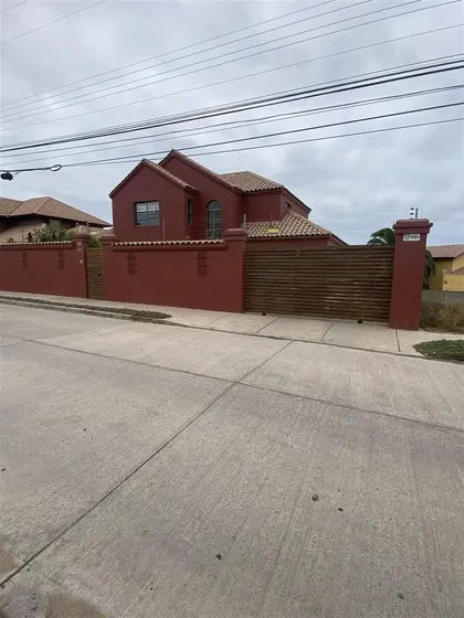 Arriendo Casa 5 Dormitorios En Coquimbo, Porvenir Peñuelas