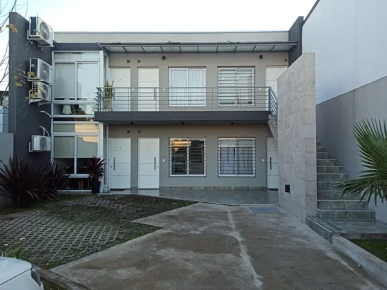...departamento De 2 Ambientes En Castelar...