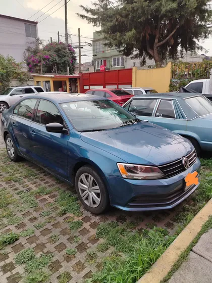Volkswagen Jetta 2.0 4 Cilindros 4 Puertas 5 Pasajeros