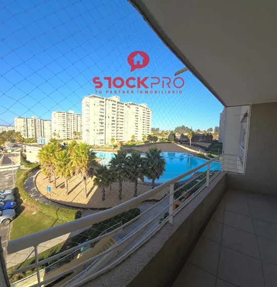 Muy Amplio Y Soleado, Con Estacion Y Bodega, Laguna Vista