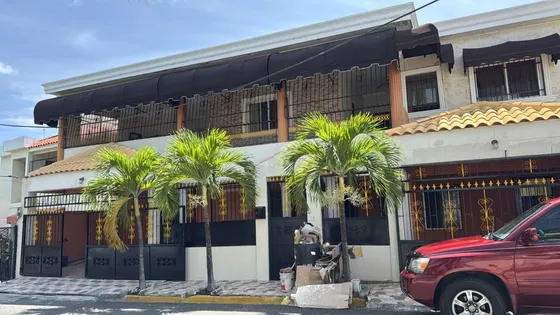 For Sale Casa Doble En Ciudad Real A Pasos De Calombia 