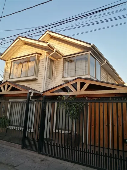 Casa En Venta De 4 Dorm4baños. En Maipú Villa Los Heroes