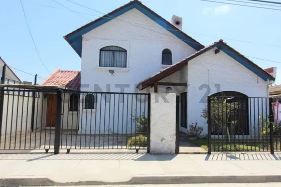 Se Vende Casa En Calle Tranquila En La Herradura