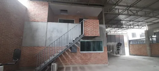 Se Alquila Galpón En Santa Mónica/ 600 M2