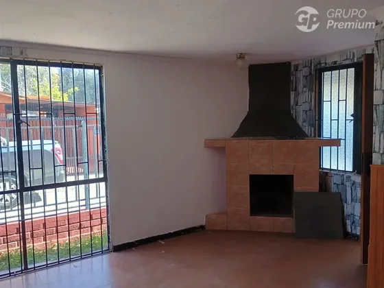 Casa En Venta De 3 Dorm. En Limache