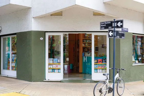Bajo De Olivos - Local Comercial En Esquina Frente Al Cine Teatro York