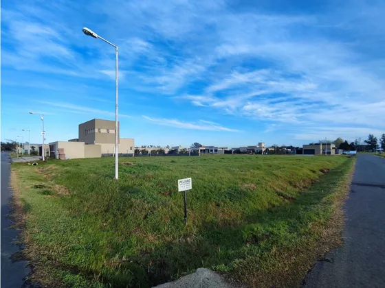 Hermoso Lote Esquina Bº Los Alamos I