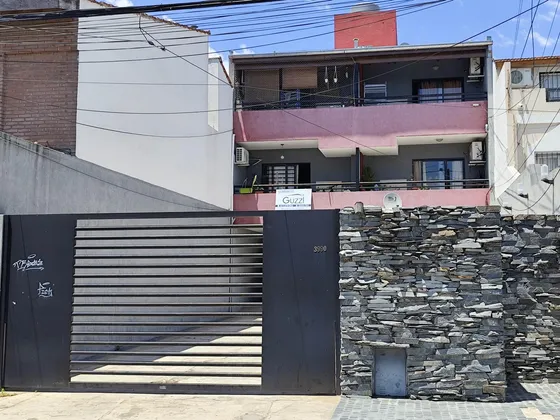 Departamento 2 Ambientes En Venta En Munro, Próximo A Centro Comercial