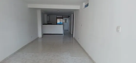 Bonito Apartamento Con Excelente Ubicación  Todos Los Servicios A Mano Cod 68792