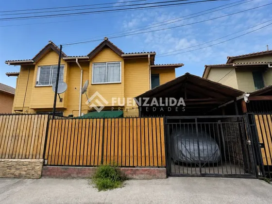 Casa En Venta De 3 Dorm / 3 Baños El Abrazo. Maipú