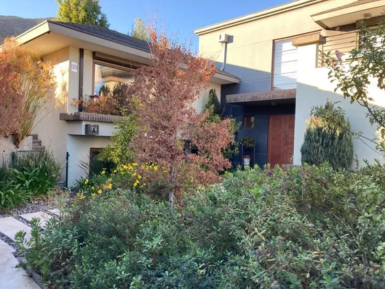 Casa Venta En Condominio, Las Condes 3 Dormitorios 4 Baños 