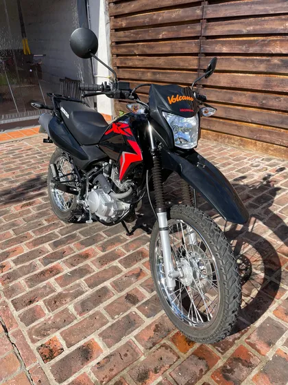 Impecable Xr150l, Prácticamente Nueva, Sin Caídas! 10 Puntos