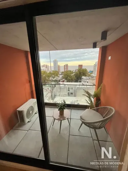 Apartamento En Venta De 2 Dormitorio En Barrio Sur.