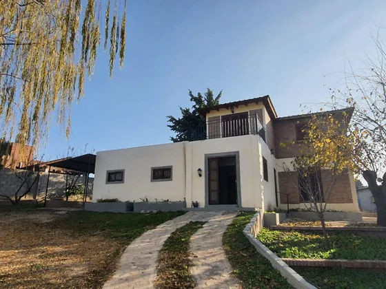 Venta De Casa De Dos Plantas En Villa Cura Brochero K135cb