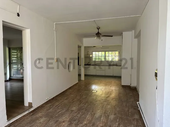 Casa A Remodelar En Venta En Gonnet, 16 Bis 487 Y 488