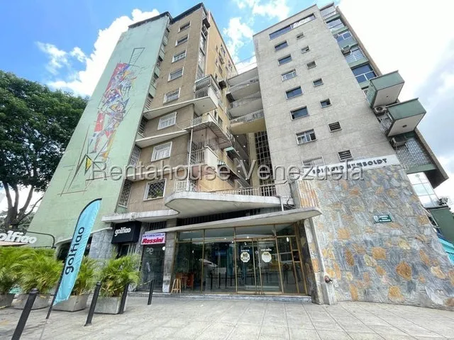 Estupendo Consultorio Con Bella Vista, Que Puede Ser Usado Como Consultorio Estético O Consultorio Medico- Altamira-mls #25-23149 Vanessa Sayago