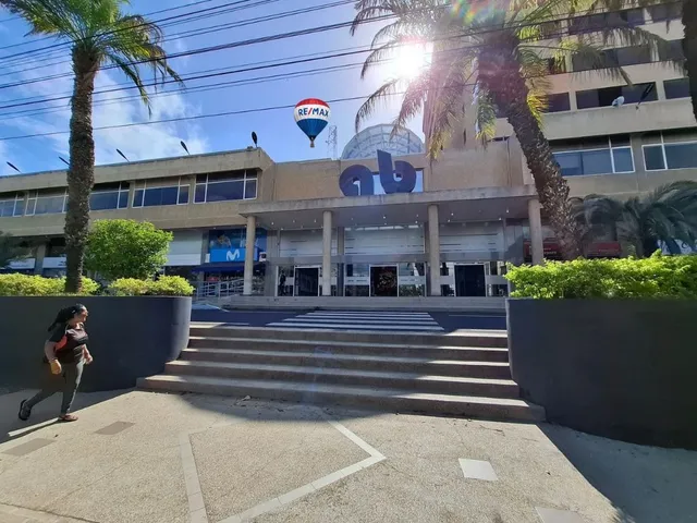 Local Comercial En Estrategico Centro Comercial En Excelente Zona Del Este De La Isla De Margarita, Estado Nueva Esparta.