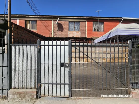 Se Vende Casa En Calles Los Metales, Puente Alto.