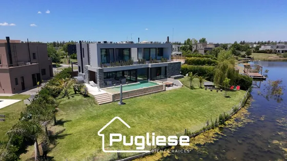 Casa En Venta En Barrio San Matias - Lote Laguna - Pileta Climatizada - Excelente Orientación - 4 Suites