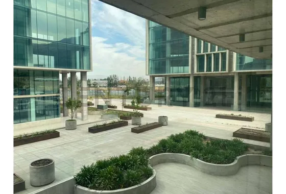 Excelente Oficina Ubicada En Ciudad Empresarial