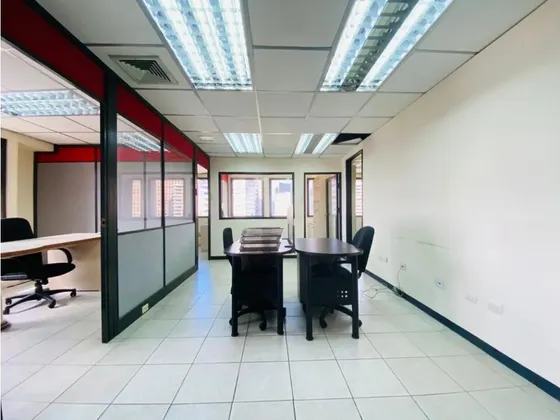 Se Vende/alquila Oficina 150m2 Chacao