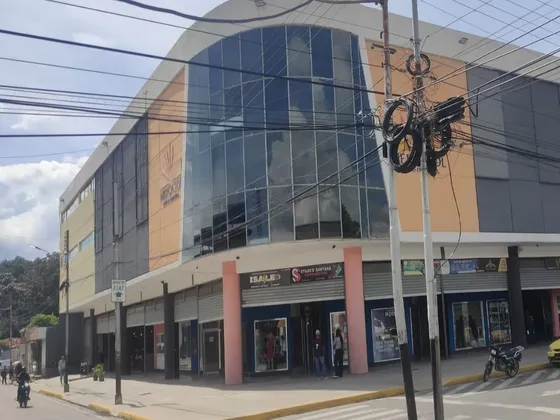 Local Comercial En Alquiler En C.c Mercasol Ubicado En Pleno Centro De Guacara Carabobo. St