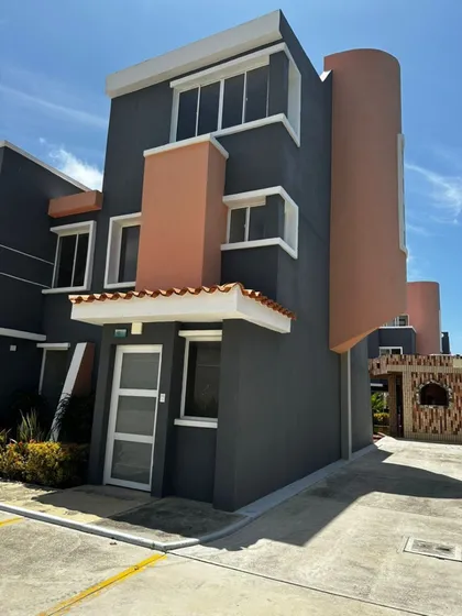 Townhouse En Venta Obra Gris Res Villa Santos En Tucacas                           Jc-lp