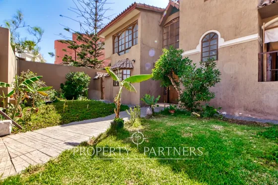 Venta Casa Amplia En Jardines Del Sur
