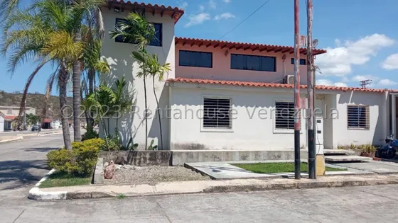 En Venta Casa En Villas De Yara, Barquisimeto 25-12388 / Yosmary Armas / Rah Centroccidente 