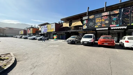 Dos Locales En Uno Habilitado, Segundo Piso Mag P. Fontova